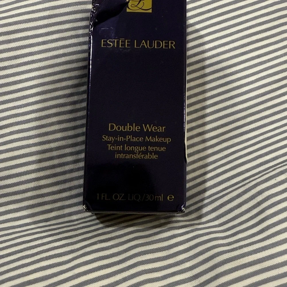 ESTEE LAUDER Double Wear Stay-in-Place Foundation in 1W2 sand